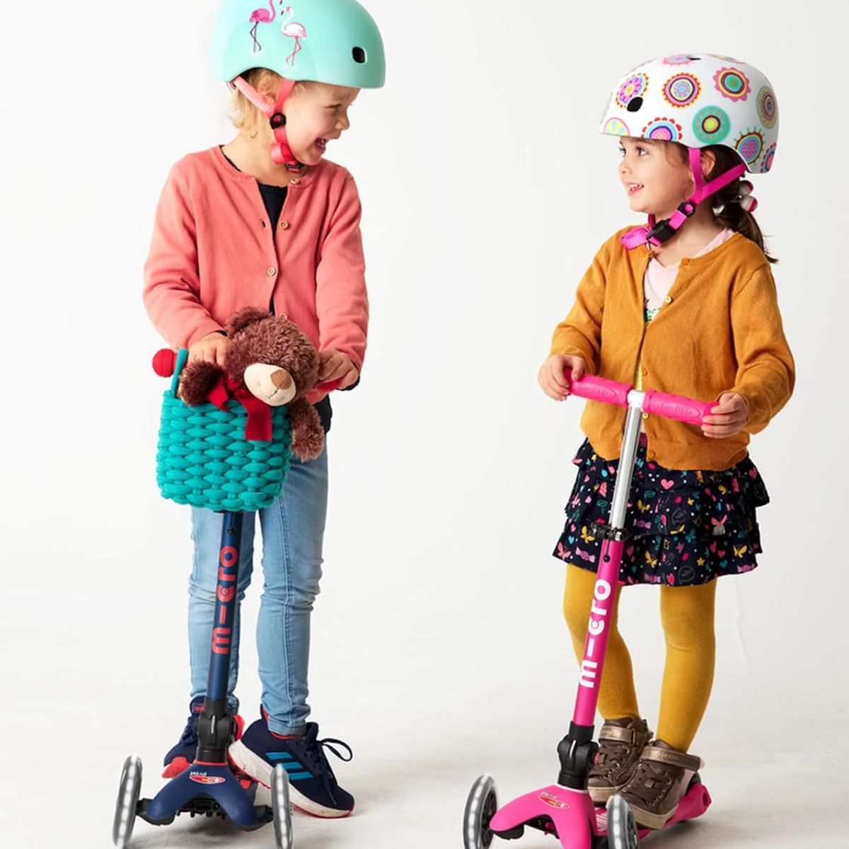 Patinete Infantil Micro Mini Foldable LED Ocean Blue

 - Grows with Your Child